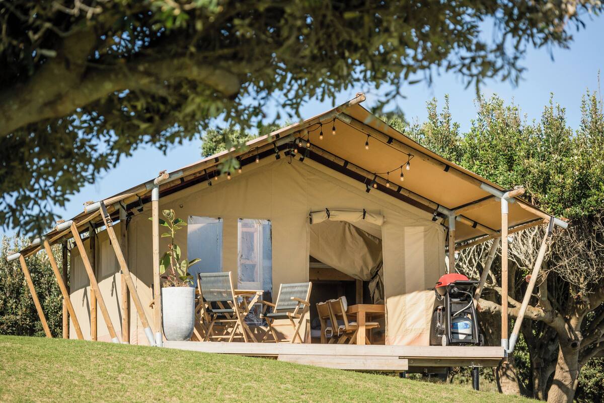 Premium Ocean View Tent - No Ensuite | 露台/庭院