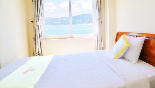 Minibar, in-room safe, desk, free WiFi