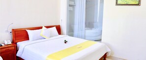 Minibar, caja fuerte, escritorio y wifi gratis