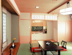 Dining - Hot Springs Inn 'unzen Iwaki Ryokan' (Unzen)