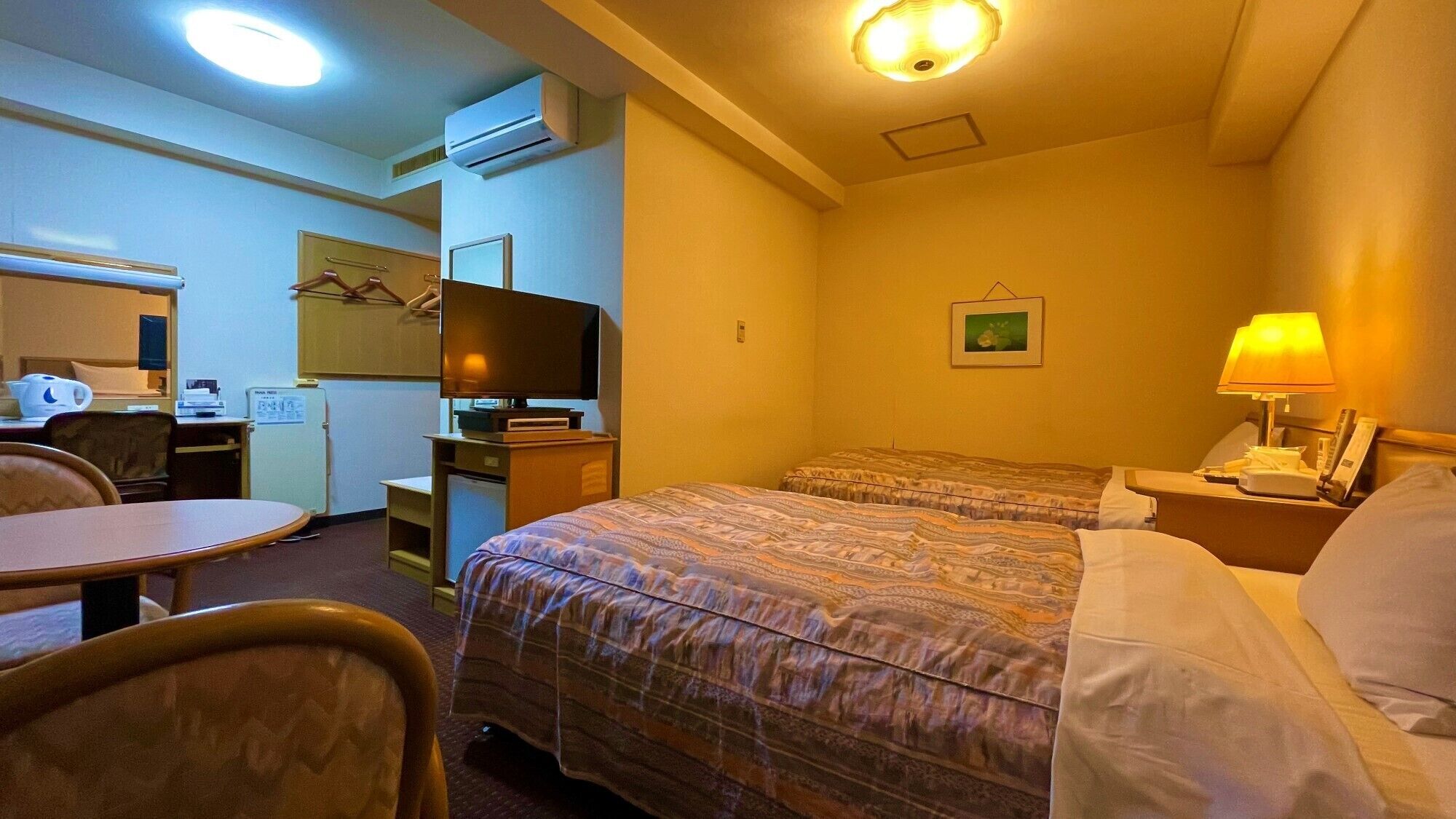 Desk, free WiFi, bed sheets