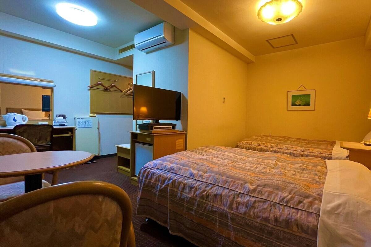 Desk, free WiFi, bed sheets