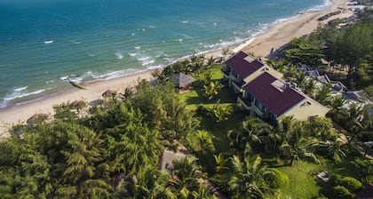 Huong Phong Ho Coc Beach Resort