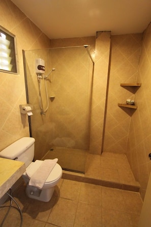 Bathroom - Phumanee Home (Fang)