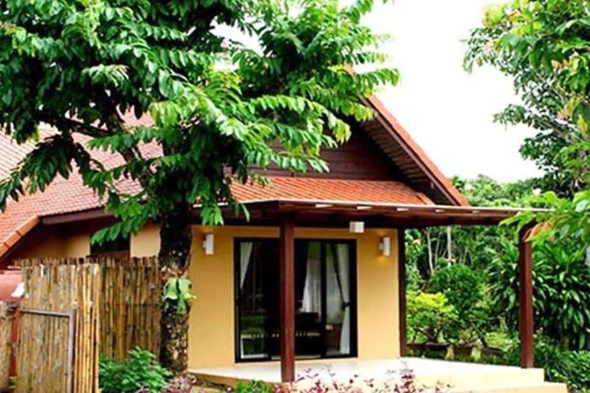 Superior Double Room (Soi Sai) | ห้องเก็บเสียง, เตียงเสริม/เปล, Wi-Fi ฟรี