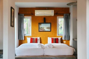 Soundproofing, rollaway beds, free WiFi