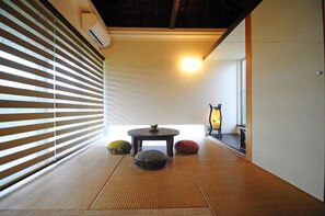 传统客房 (Japanese Style) | 特色家居、免费 WiFi、床单