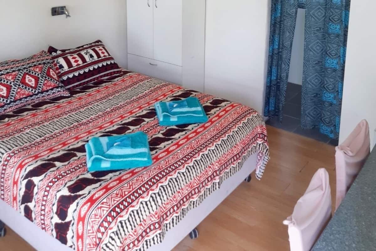 Doppelzimmer, zum Garten hin | WLAN, Bettwäsche