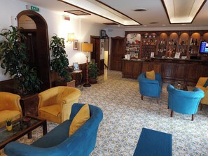 Coin salon dans le hall