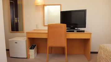 Desk, laptop workspace, free WiFi, bed sheets