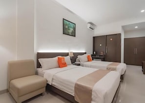 Minibar, desk, rollaway beds, free WiFi