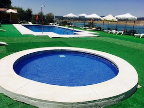 Seasonal outdoor pool - Aparthotel Las Palomas (La Puebla de los Infantes)