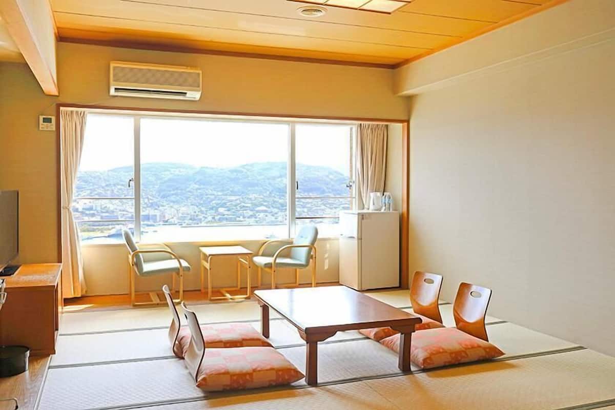 Standard Japanese-Style-Room with 16 Tatami mats (Top Floor) - Indoor Bath - Non-Smoking | 1 habitación, caja de seguridad en la habitación y ropa de cama