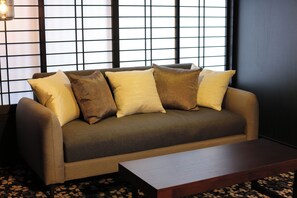 Living area - Shirosaki Onsen Umashi Kakureya Yuyado Yamayoshi (Toyooka)