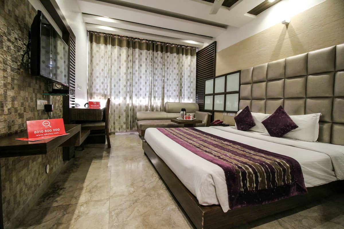 Habitación Club | Ropa de cama de alta calidad, minibar, caja fuerte y escritorio