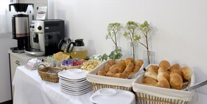 Gratis frukost med självservering varje dag