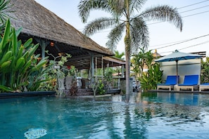 Poolside bar