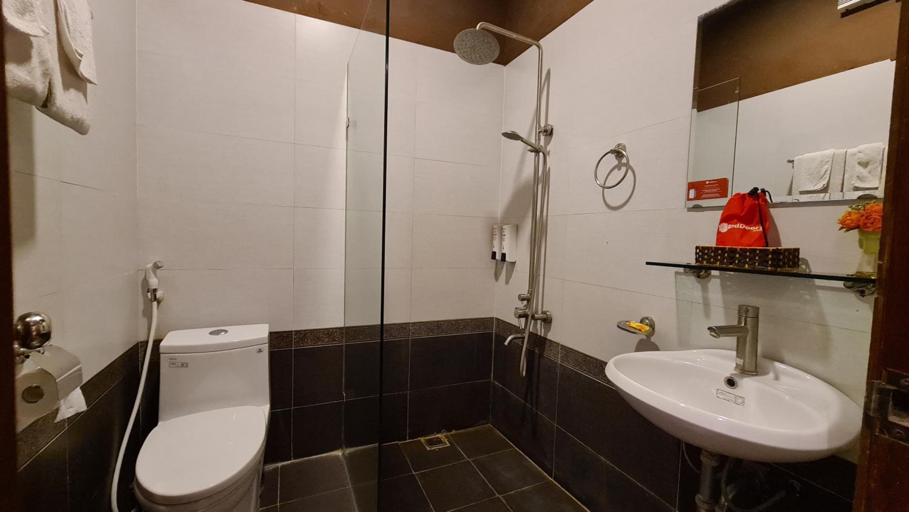 Photo - Green Hotel near Lotte Center