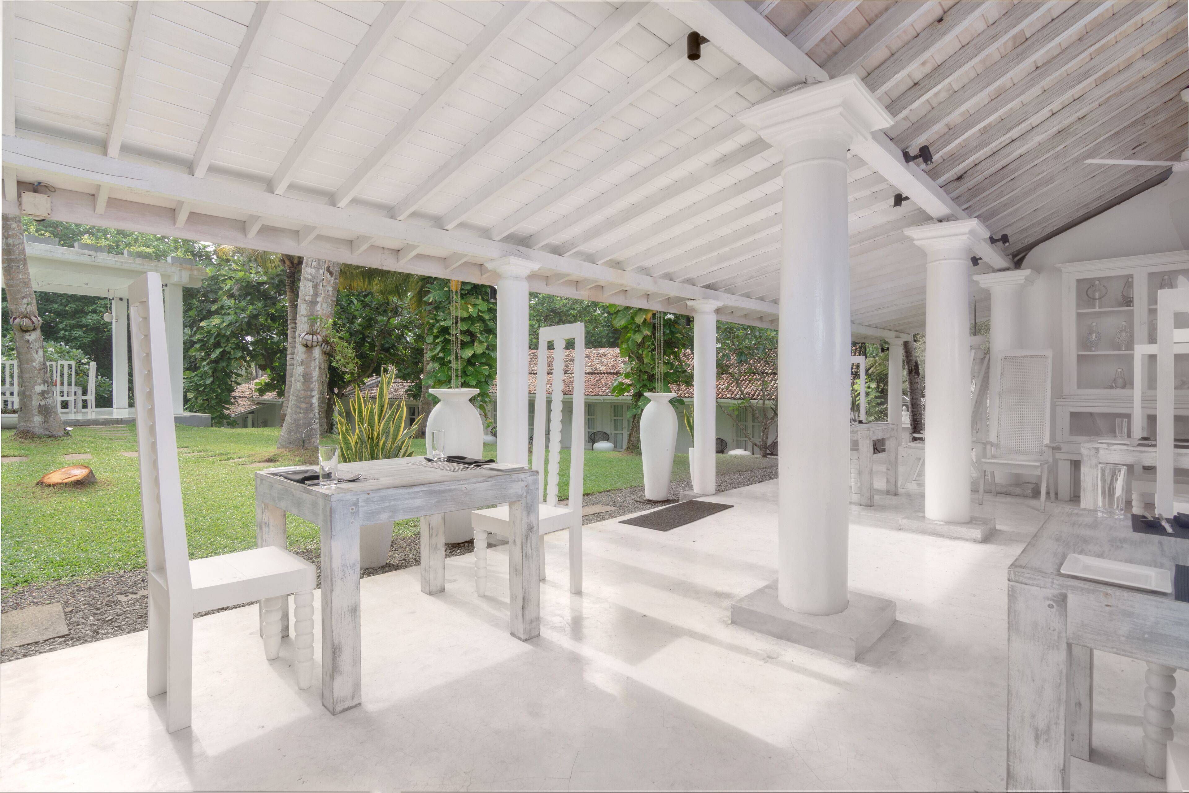 屋外ダイニングエリア