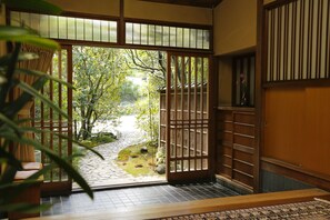 Interior entrance - Hashinoya Annex Ransui (Kobe)