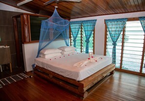 Familiehus, havutsikt, ved havkanten (Whole House) | Safe på rommet, barnesenger (inkludert) og sengetøy