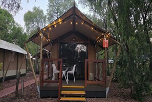 Deluxe Safari Tent - Sleeps 4 | Terrace/patio - Discovery Parks - Busselton (Broadwater)