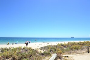 White sand, fishing - Discovery Parks - Busselton (Broadwater)