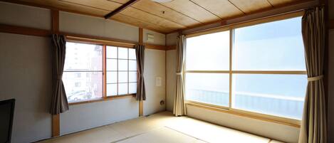 In-room safe, free WiFi