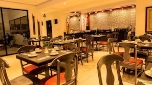 Breakfast, lunch and dinner served - Hotel María Jose (Mérida)