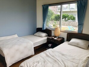 Twin Room, Sea View | Free WiFi - Life is a Journey - Hostel (Yomitan)