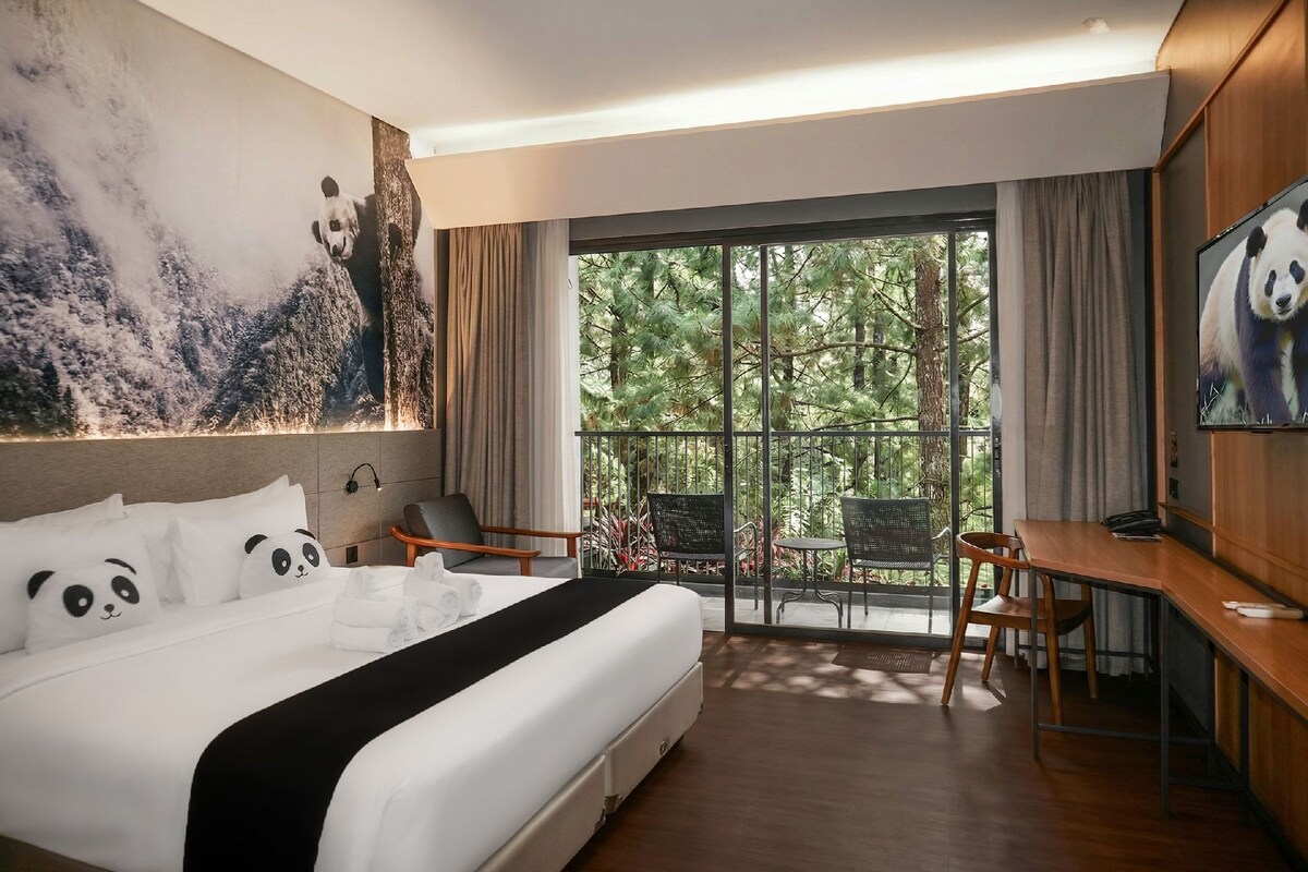 Panda Executive King | Premium bedding, in-room safe, desk, free WiFi