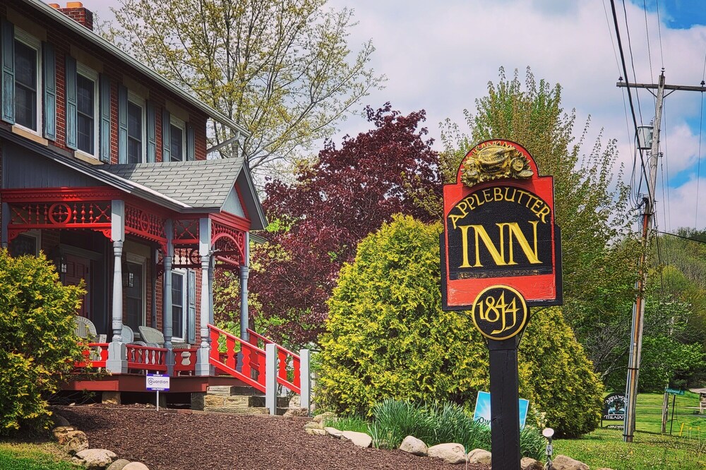 Applebutter Inn