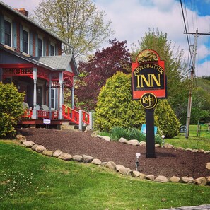 Front of property - Applebutter Inn (Slippery Rock)