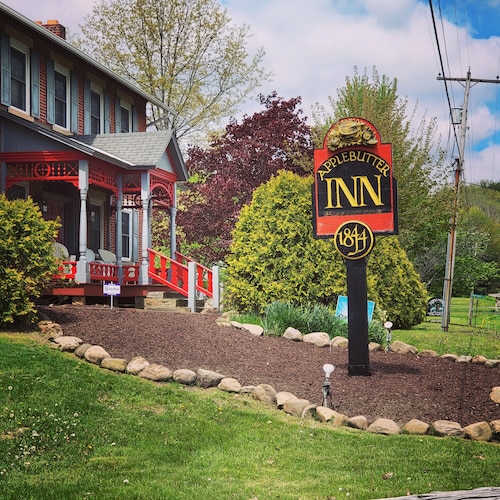 Applebutter Inn