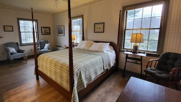Rm 6: Senator O's Room | Premium bedding, down comforters, memory foam beds