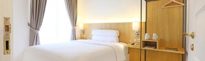Superior Villa, 1 Bedroom | Minibar, in-room safe, desk, laptop workspace - Pesona Alam Resort & Spa (Cisarua)