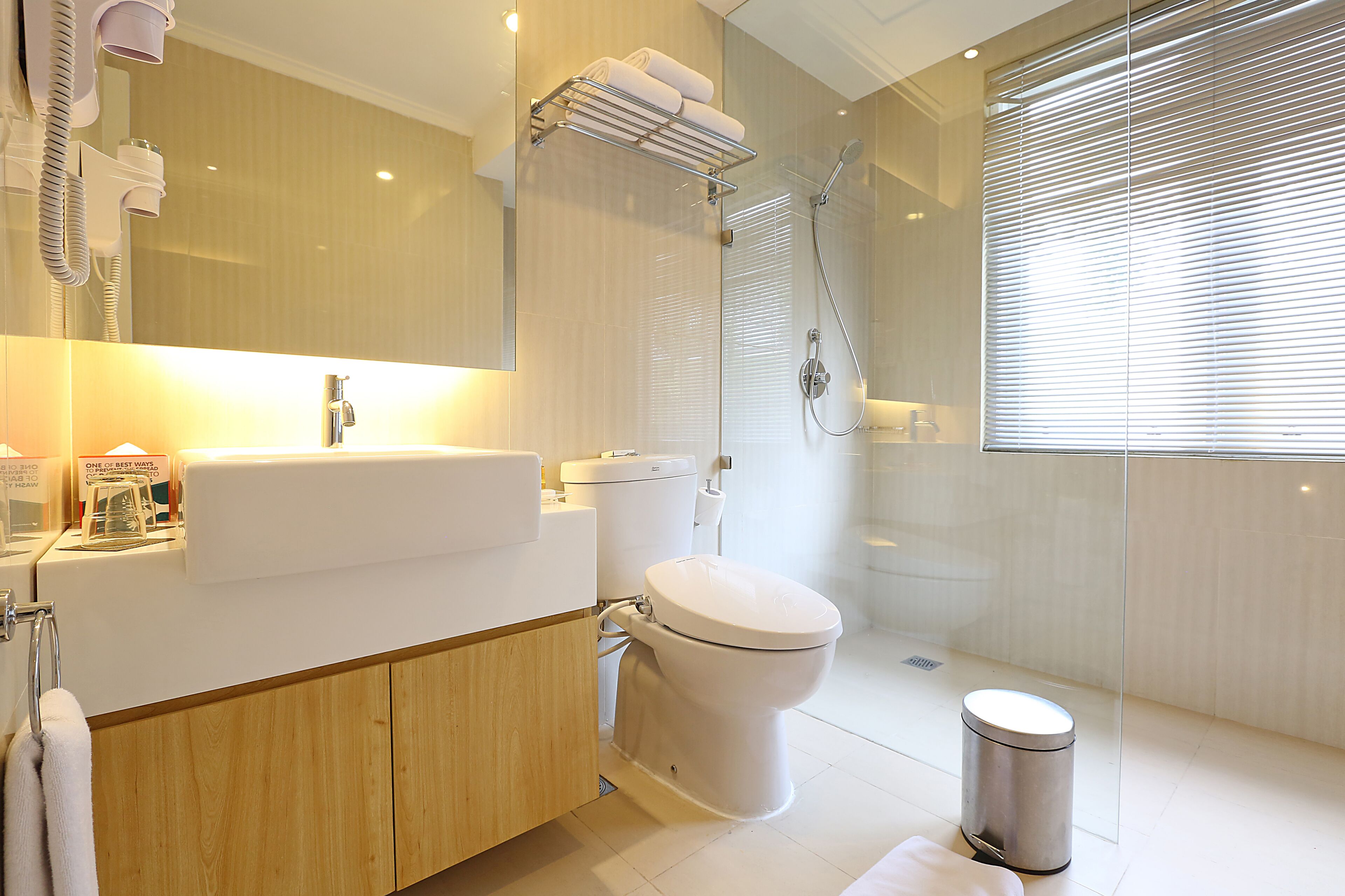 superior villa, 2 bedrooms | bathroom | shower, free toiletries, hair dryer, bathrobes