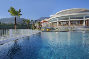 3 outdoor pools - Pesona Alam Resort & Spa (Cisarua)