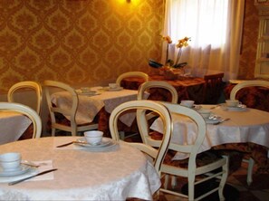 Dining - Casa Arte (Venice)