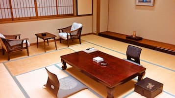 Japanese Style Room for 7 Guests with Private Toilet | In-room safe, bed sheets