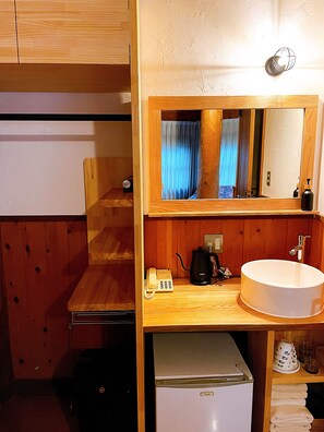 Bathroom sink - Hakuba Pension Meteor (Hakuba)
