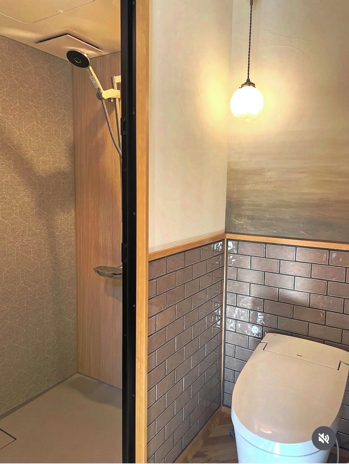 201 5bedrooms with Private shower and toilet (3beds+2beds in a loft) (Pet not allowed), Non Smoking | Bathroom | Slippers, towels