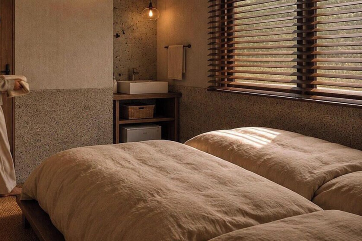 207 208 Twin room (2beds+1bed in a loft) (Pet not allowed), Non Smoking | Blackout drapes, WiFi (free), bed sheets
