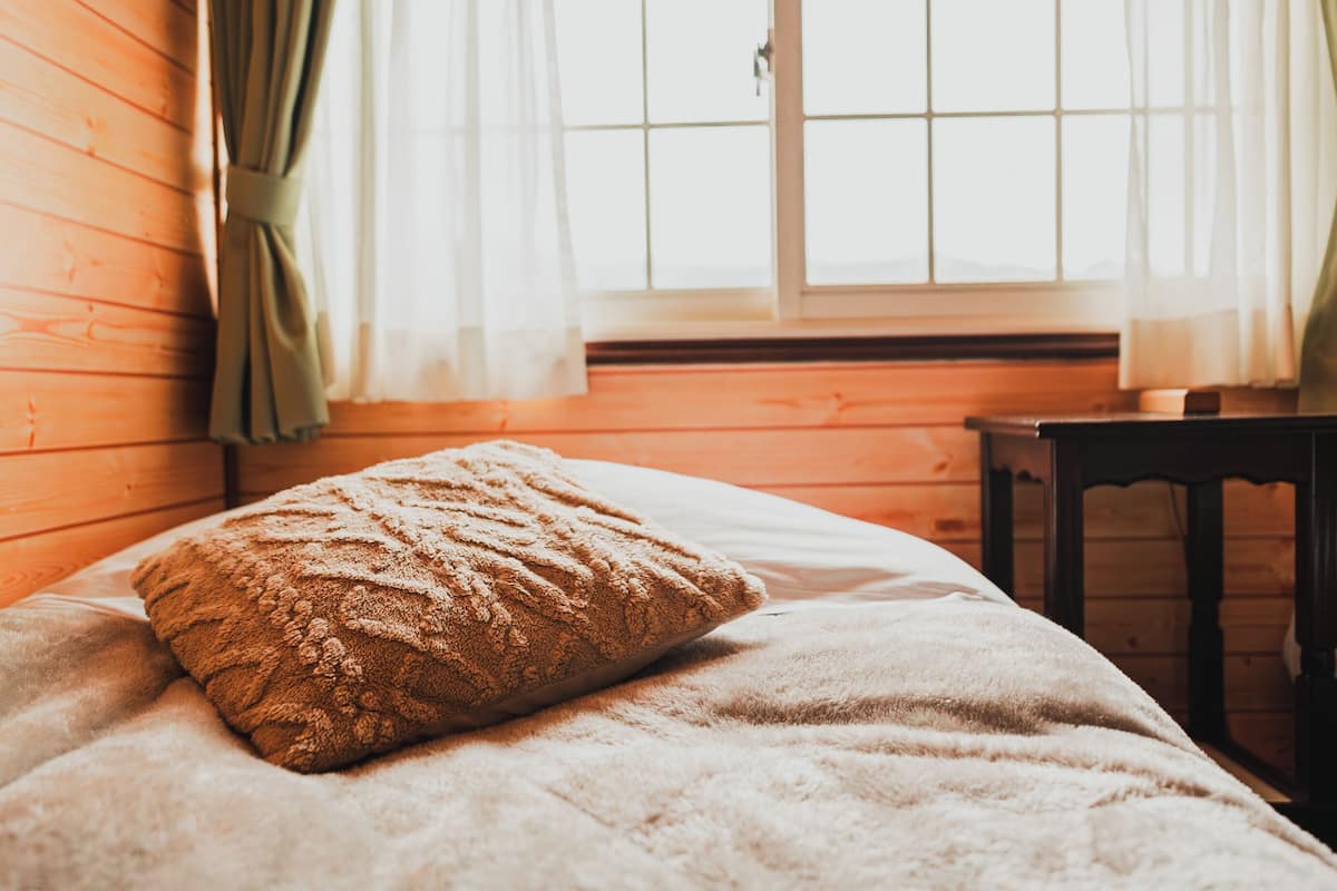 7 Schlafzimmer, Verdunkelungsvorhänge, kostenloses WLAN, Bettwäsche
