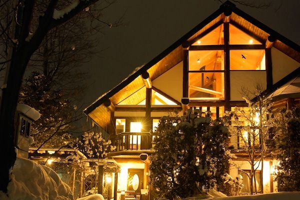 Log Meteor 7 Bedroom House