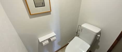 Family Cabin | Bathroom | Separate tub and shower, slippers, towels