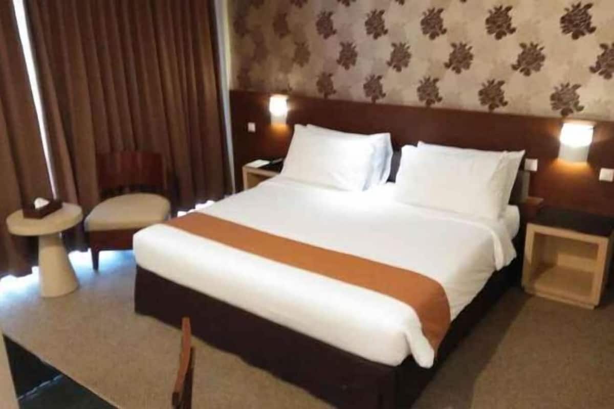 Rollaway beds, free WiFi