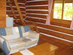 Living area - Log Cottage Himawari (Nakafurano)