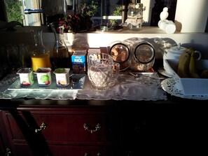 Desayuno continental gratuito y diario