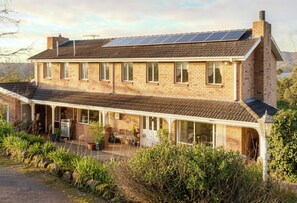 Front of property - Waterview Gardens B&B (Margate)